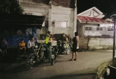 Kendarai Sepeda Motor, Babinsa Koramil 405-05 Pendopo Berkolaborasi dengan Polsek Sisir Pos-pos Satkamling 