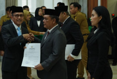 Lantik 81 Pejabat Baru, Ratu Dewa Semprot Kadishub Palembang Soal Lampu Jalan dan Parkir Liar