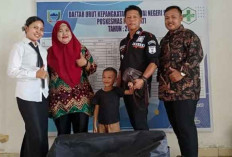 Pemdes Tanjung Alam Lahat Terima Bantuan Alkes, Idil Fitra: Program Kesehatan akan Maksimal