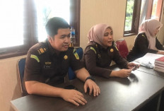 Wow! Ada Penyerahan Tersangka dan Barang Bukti di Ruang Tahap II Kejari Palembang, Siapa?