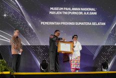 LUAR BIASA! Di Puncak Hari Kearsipan Nasional, Museum AK Gani Palembang Terima Penghargaan