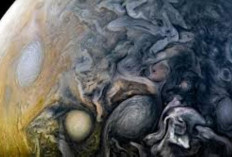 Benarkah  Jupiter Tidak Punya Permukaan Seperti Bumi?