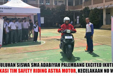 Puluhan Siswa SMA Adabiyah Palembang Excited Ikuti Edukasi Safety Riding Astra Motor, Kecelakaan No Way!