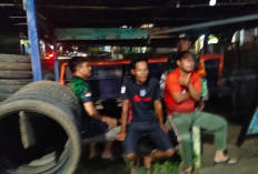 Didampingi 2 Polsek dan Warga, 2 Babinsa Koramil 405-05 Pendopo Laksanakan Patroli Keamanan Lingkungan 