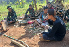 Momen Hangat TNI dan Warga Cukil Ngopi Bareng, Bahas Jalan Mulus Hasil TMMD ke-129