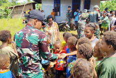 Suasana Nataru, Satgas Yonif 144 Jaya Yudha Bagikan Makanan Bergizi Gratis, Dimana?