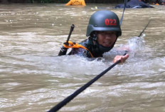 Siswa Dikma Tamtama TNI-AD Gel-II TA 2023 (OV) Dilatihkan Teknik Penyeberangan Sungai