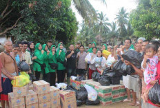 Kodim 0406/Lubuk Linggau dan Persit KCK Cabang XVII Berikan Bantuan Kepada Masyarakat Yang Terdampak Banjir 