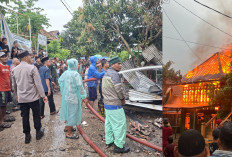 Kebakaran Hebat di Meranjat Ogan Ilir, Tim Gabungan dan Masyarakat Berjibaku Padamkan Api