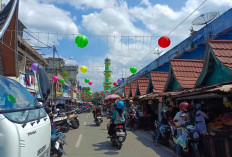 Pasar Lematang Kini Bercahaya, Lampion Warna Warni Bikin Warga Terpukau