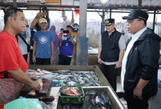 Sidak Pasar Tradisional Sekip Ujung, Pj Walikota Palembang Temukan Pedagang Nakal