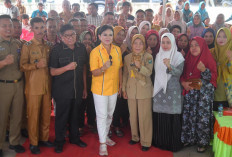 Warga Enam Desa Curhat ke Lury, Minta Jalan dan Sekolah Baru Dibangun