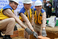 Pj Gubernur Agus Fatoni Lakukan Peletakan Batu Pertama Pembangunan Kantor Vertikal Kabupaten Ogan Ilir