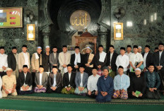 Idul Adha di Masjid Darus Said, Sekda Aprizal Ajak Warga Doakan Jamaah Haji Palembang