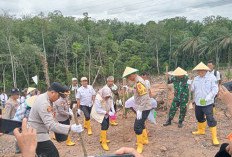 Sukseskan Program Ketahanan Pangan, Pemkab Lahat Berkolaborasi dengan Polres Tanam Benih Ini