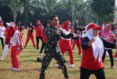 Wah! Ada Senam Pagi Gembira Satgas TMMD Ke-121 Kodim Tanggamus Bersama Warga Pajar Mulya