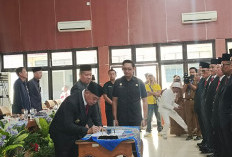 Bupati Lahat Lantik Sekda dan Sejumlah Pejabat, Tegaskan Amanah Jabatan, Ini Nama-namanya