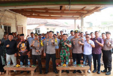 Ajang Silaturahmi dan Sinergitas TNI-Polri, Danramil Sekampung Wilayah Kodam II/Swj Hadiri Jumat Curhat