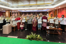 Kadisdik Palembang Beri Apresiasi Tokoh Kebahasaan: Dorong Penguatan Bahasa dan Sastra Palembang