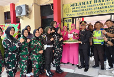 Momen Hangat HUT Bhayangkara, Polsek SU II Palembang Dapat Kejutan Manis dari Kowad, Seperti Apa?