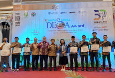 OKU Timur Raih Penghargaan Mata Lokal Desa Award 2024 Kategori UMKM Desa Pengrajin Batik