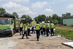Tim Gabungan Polri, TNI dan Satpol PP Bantu Pembongkaran Mandiri Gudang Minyak Ilegal 