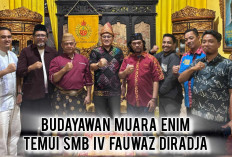 Perkuat Akar Sejarah, Budayawan Muara Enim Gusti Sajid Al Akbar Kunjungi Istana Adat Kesultanan Palembang