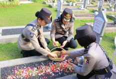 Peringati Hari Jadi ke-77, Giat Ini Dilakukan Polwan Mabes Polri di TMP Kalibata