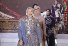 Cantiknya Busana Songket Kembang Simbar Ketuyut, Warisan Budaya Wastra Sumsel
