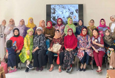 Wardah Kenalkan Renew You Series di Arisan Alumni Dosen Kedokteran