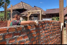 Susunan Batubata Titik 1 Sudah Setinggi Orang Dewasa