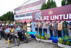 Polri Salurkan Bantuan Kemanusiaan ke Masyarakat Terdampak Bencana di Kabupaten Ini