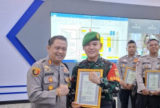 Prajurit TNI ini Terima Penghargaan Dari Kapolres Lamteng, Dalam Hal Apa?