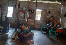 Wujud Kepedulian Babinsa Koramil 431-03/Kelapa Melaksanakan Kegiatan Komsos di Desa Buyan Kelubi