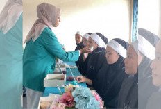Wardah Gelar Color Expert Class dan  Skin Pampering Class Support Karantina Bujang Gadis SMKN 5 Palembang