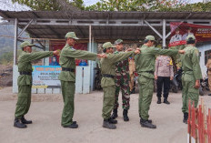 KOMPAK! Prajurit Kodim Lampung Selatan dan Bhabinkamtibmas Berikan Pelatihan PBB Kepada Linmas