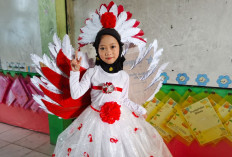 Dari Barang Bekas Jadi Karya Seni! Siswa MIN 1 Palembang Buat Busana Daur Ulang