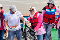 Peringati Hari Bumi Sedunia, PT PLN UPMK III Palembang Bersinergi Jaga Kelestarian Sungai Musi