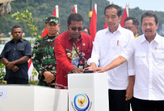 Presiden Jokowi Resmikan Kampung Nelayan Modern Samber Binyeri