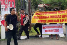 Wah! Puluhan Warga Desa Sinar Tungkal Demo di Kantor Bupati Muba, Apa Tuntutannya