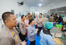 Ini Kata Ketua Komisi IV DPR Tentang Kebersihan Dapur MBG