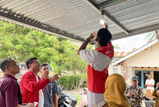 AZKO Berbagi Cahaya! 1.000 Lampu LED Dibagikan, 250 Rumah di Muara Dua Barat Akhirnya Bisa Hemat Listrik