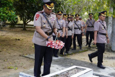 Kenang Jasa Pahlawan, Kapolres OKU Timur Gelar Ziarah dan Tabur Bunga di TMP Juray Komering Sakti