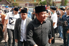 Herman Deru Melayat ke Rumah Mendiang Alex Noerdin, Sampaikan Belasungkawa ke Keluarga