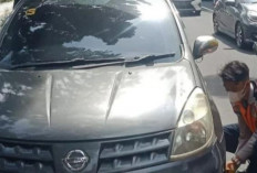 Masih Bandel, Mobil yang Bikin Kemacetan di Jalan POM IX Palembang Terpaksa Diderek Petugas Dishub