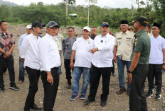 Tinjau Irigasi Tebat Tengah Talang Teluk, Bupati Lahat Inginkan Sektor Pertanian dan Perkebunan Meningkat 
