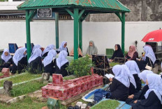 Tradisi Menjelang Ramadan, Ratusan Santri Al Lathifiyyah Ziarahi Makam Guru Fiqih KH Kgs Nawawi Dencik, Siapa?