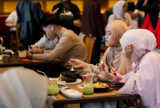 Menjelajah Van Den Berg & Co, Kafe Vintage di Sekanak Palembang