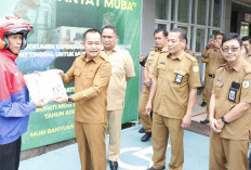 Revolusi Pelayanan Publik: Paduka Antat Muba Bawa Dokumen Kependudukan Langsung ke Rumah Warga