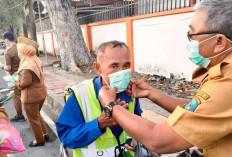 Kualitas Udara Menurun, Pemkab OKI Bagikan Masker dan Batasi Aktivitas Sekolah
